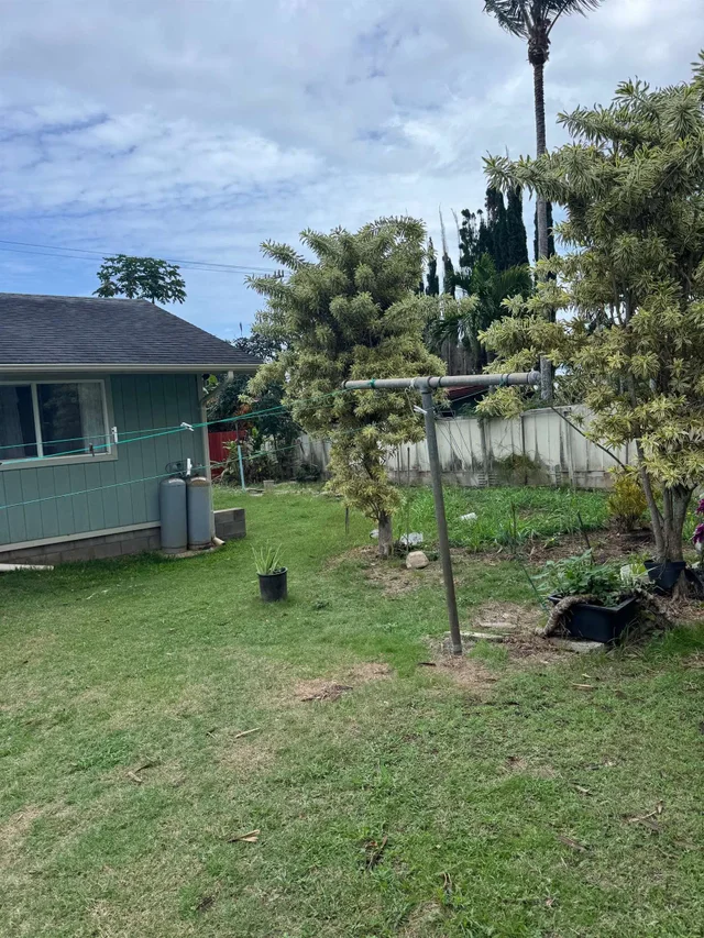 Listing Image for 2003 Kahekili Hwy 5 of 41