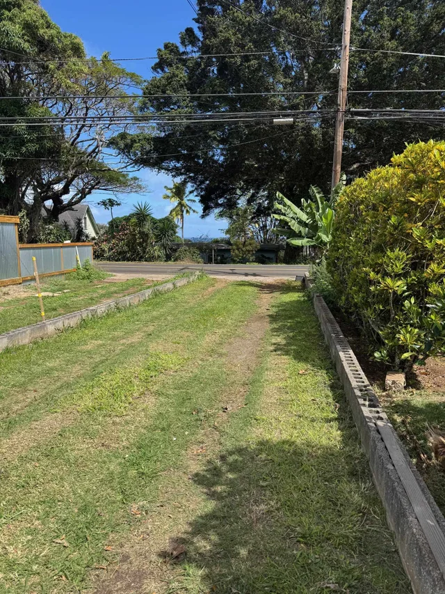 Listing Image for 2003 Kahekili Hwy 8 of 41