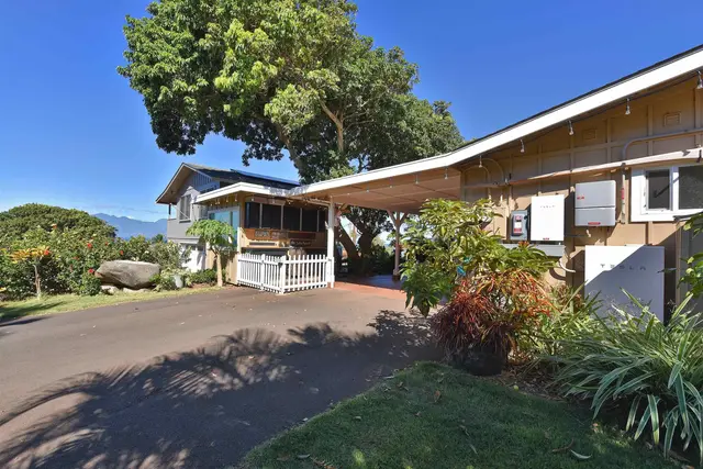 Listing Image for 5184 Lwr. Honoapiilani Rd C 23 of 38