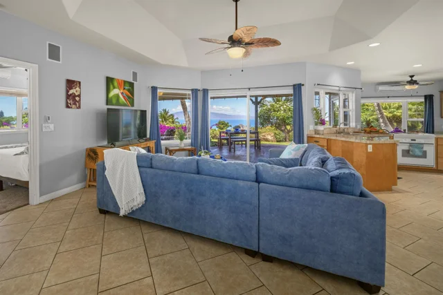 Listing Image for 23 W Huapala Pl 11 of 37