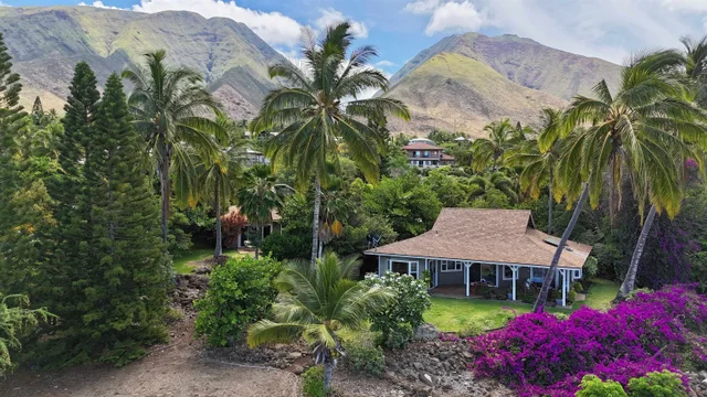 Listing Image for 23 W Huapala Pl 7 of 37