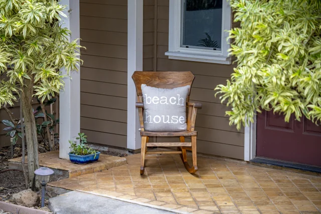 Listing Image for 23 W Huapala Pl 9 of 37