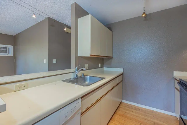 Listing Image for 140 Uwapo Rd 24-202 8 of 46