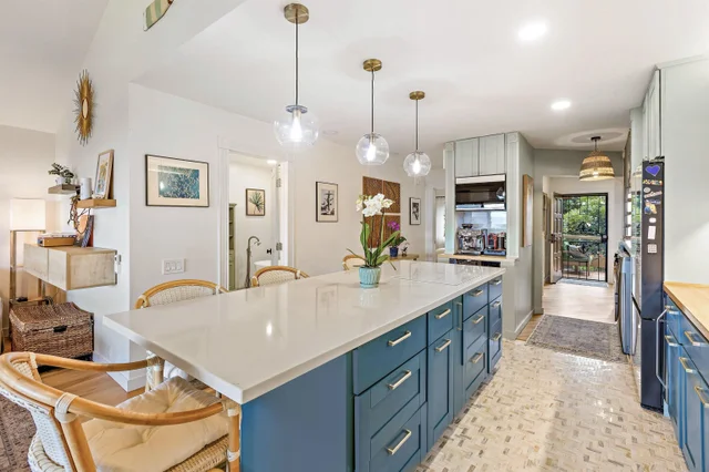 Listing Image for 50 Puu Anoano St 1704 10 of 49