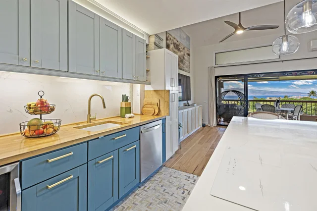 Listing Image for 50 Puu Anoano St 1704 16 of 49