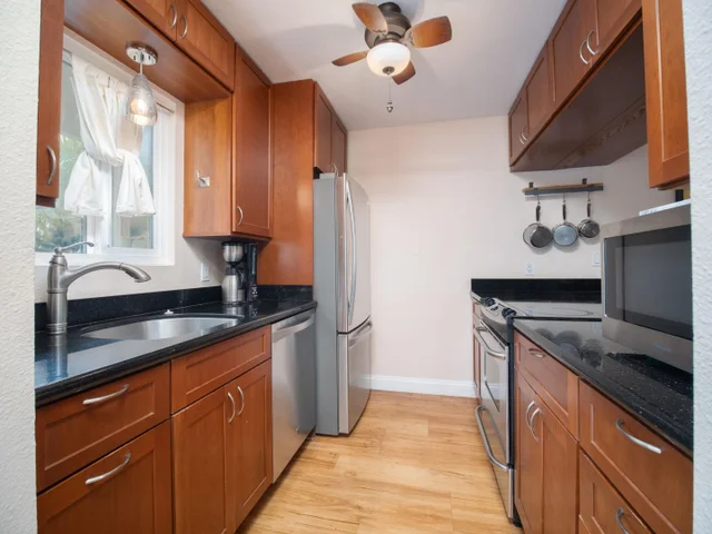 Listing Image for 160 Keonekai Rd 17-204 6 of 18