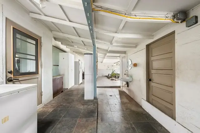 Listing Image for 243 Moali St 8 of 41