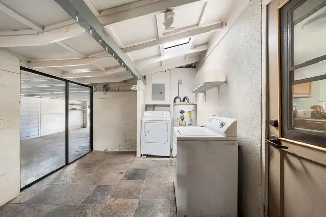 Listing Image for 243 Moali St 9 of 41