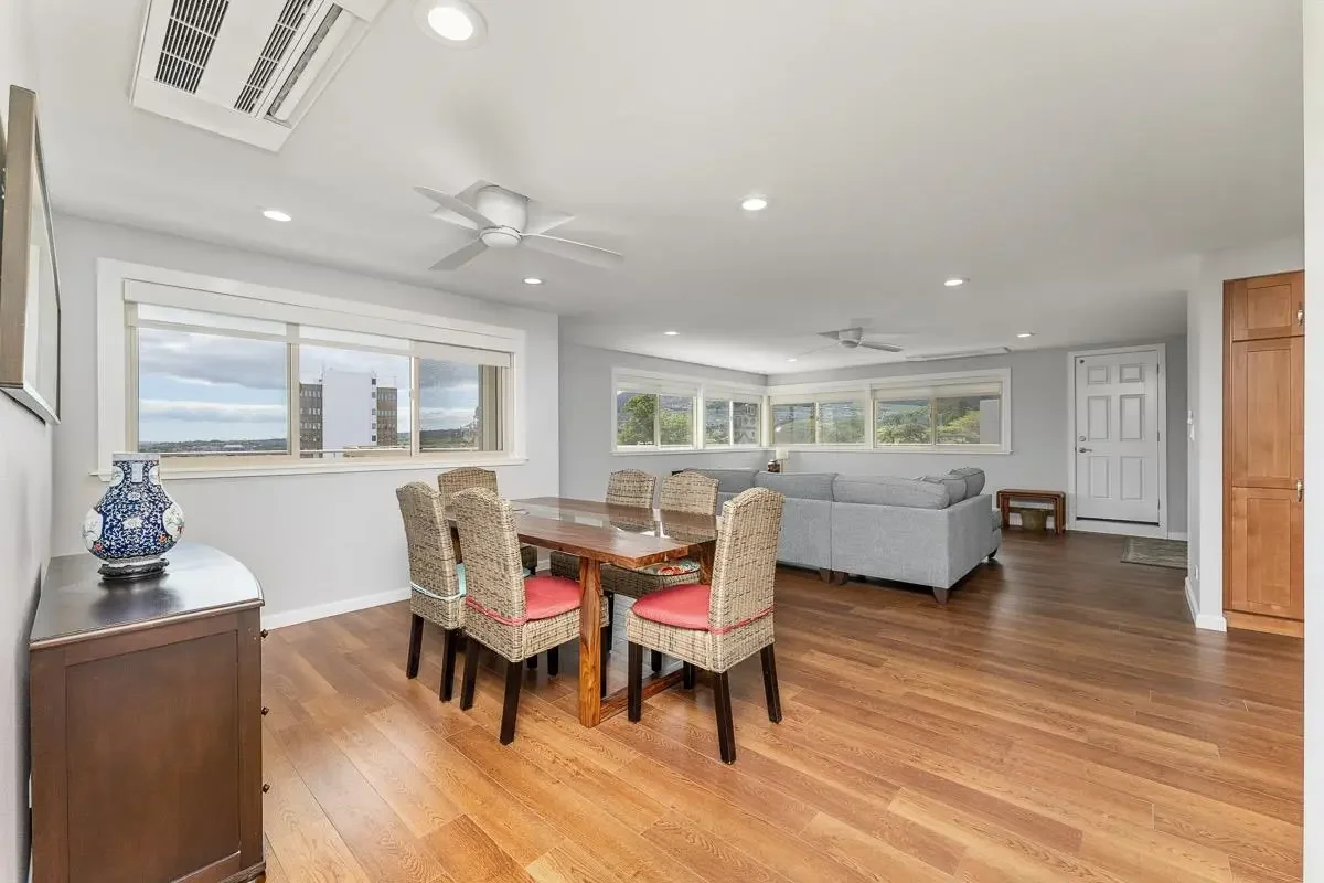 Photo of Listing #408010