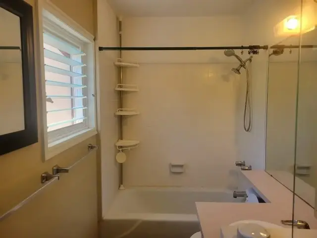Listing Image for 120 Hui Rd F 14 F 10 of 16