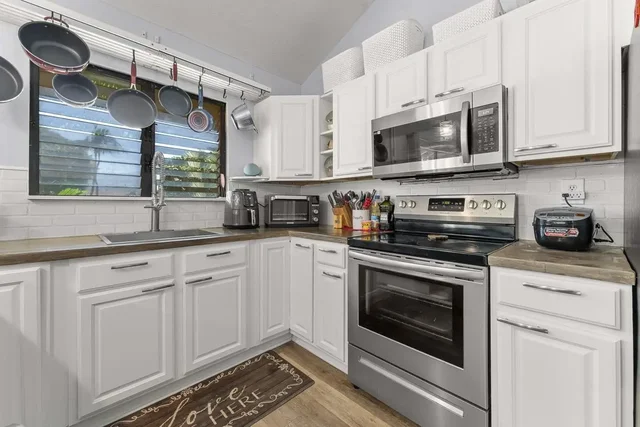 Listing Image for 15 Kulanihakoi St 4e 10 of 45