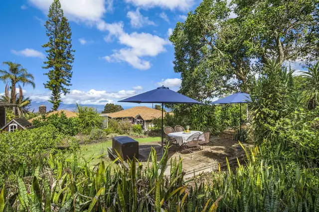 Listing Image for 16 Maukanani Rd 1 of 37