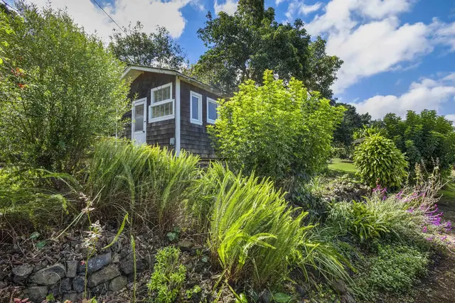 Listing Image for 16 Maukanani Rd 10 of 37