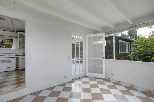 Listing Image for 16 Maukanani Rd 17 of 37