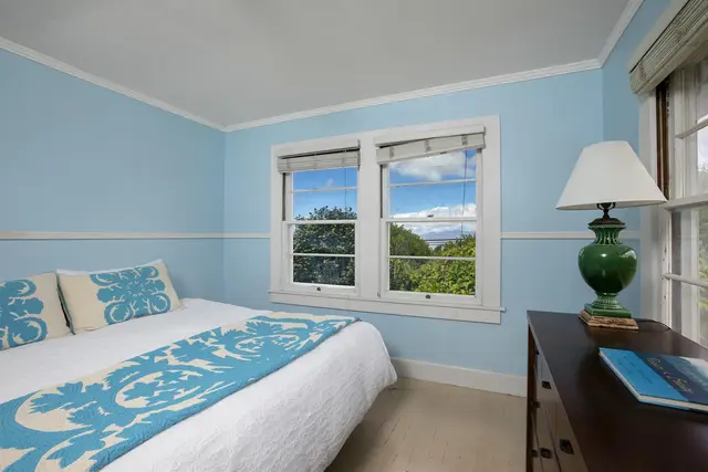 Listing Image for 16 Maukanani Rd 18 of 37