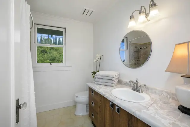 Listing Image for 16 Maukanani Rd 20 of 37