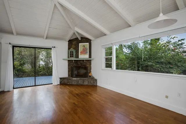 Listing Image for 16 Maukanani Rd 22 of 37