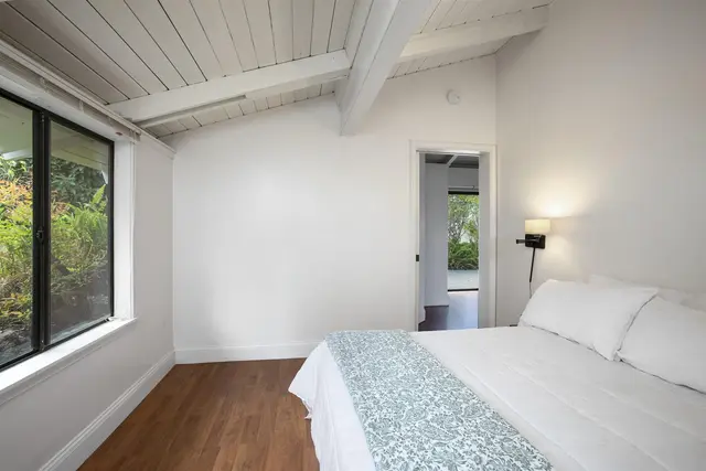 Listing Image for 16 Maukanani Rd 23 of 37
