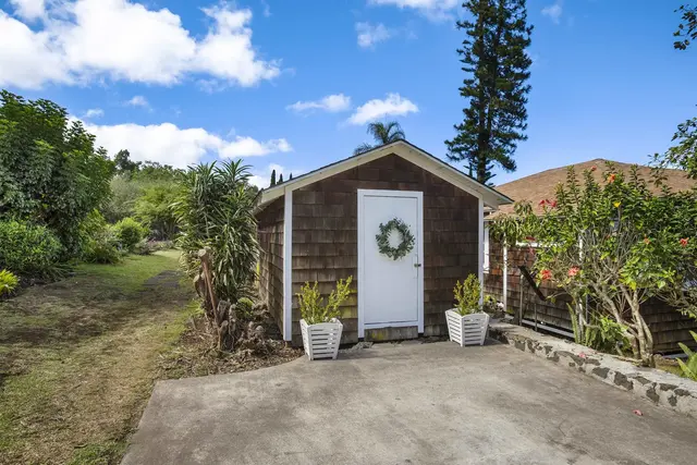 Listing Image for 16 Maukanani Rd 9 of 37