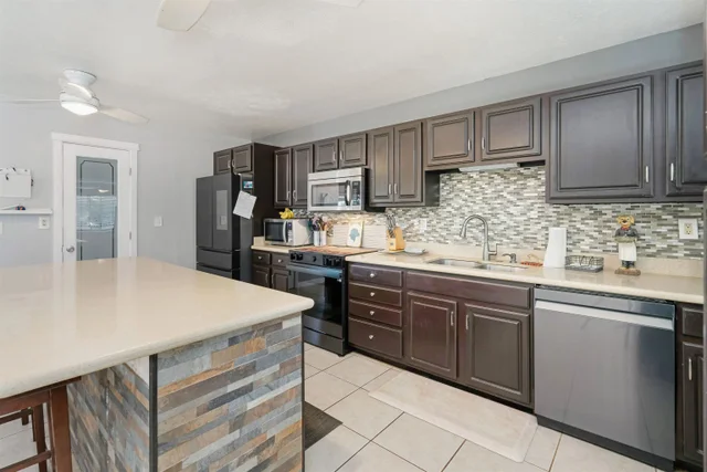 Listing Image for 82 Alena Pl 13 of 32