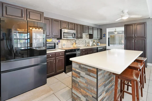 Listing Image for 82 Alena Pl 14 of 32