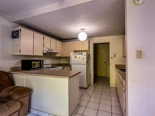 Listing Image for 90 Auhana Rd 202 6 of 12