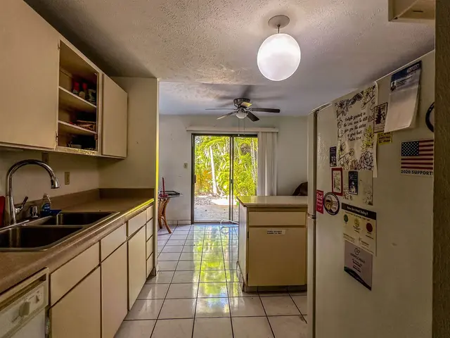 Listing Image for 90 Auhana Rd 202 7 of 12