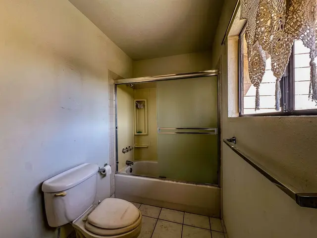 Listing Image for 90 Auhana Rd 202 8 of 12