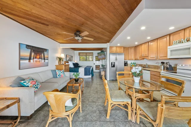 Listing Image for 4435 Lower Honoapiilani Rd 112 11 of 23