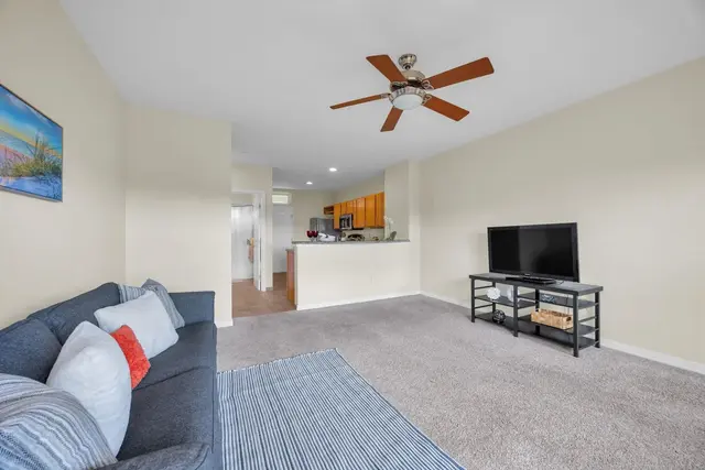 Listing Image for 3706 Lower Honoapiilani Rd D-33 13 of 38