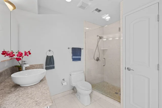 Listing Image for 28 Lotus Pl 38 of 50