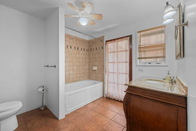 Listing Image for 815 Kuulei St 12 of 26