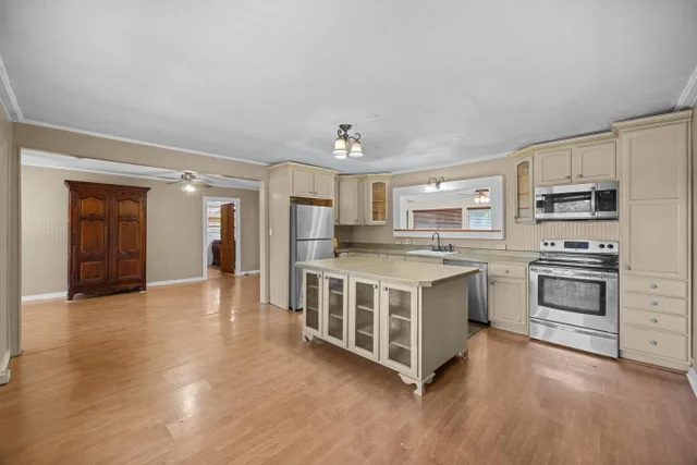 Listing Image for 815 Kuulei St 2 of 26