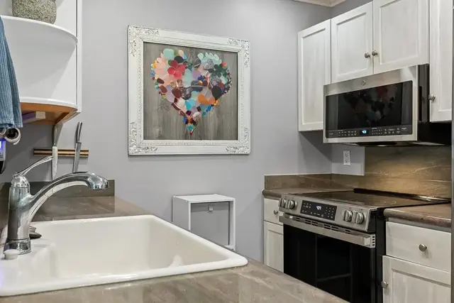 Listing Image for 480 Kenolio Rd 7-102 20 of 50