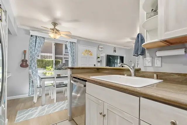 Listing Image for 480 Kenolio Rd 7-102 21 of 50