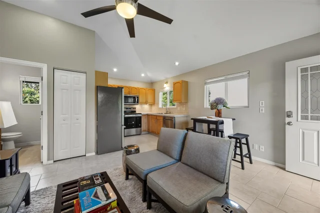 Listing Image for 114 Mano Dr B 15 of 50