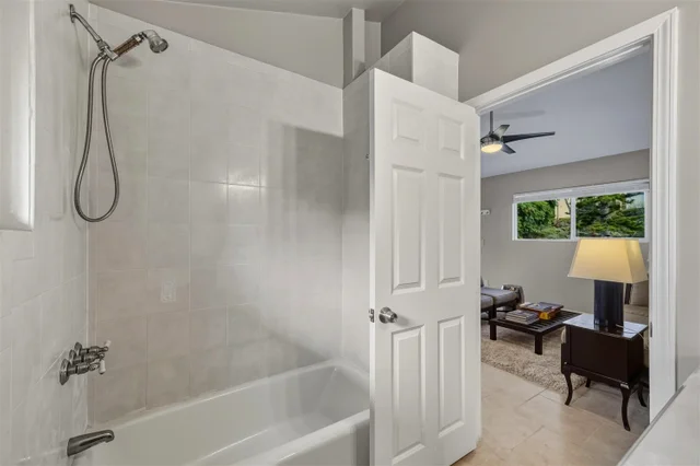 Listing Image for 114 Mano Dr B 19 of 50