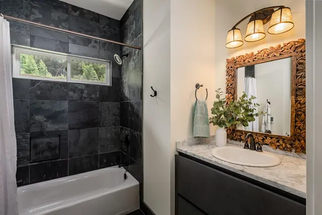 Listing Image for 569 Hapapa Rd 33 of 50