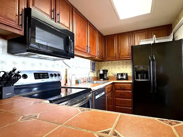 Listing Image for 3875 Lower Honoapiilani Rd B-205 13 of 21