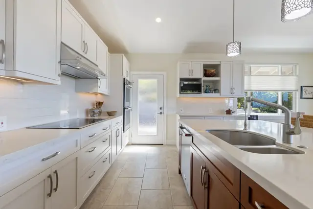 Listing Image for 119 Ponana St 6 of 31
