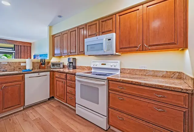 Listing Image for 2560 Kekaa Dr D202 13 of 43