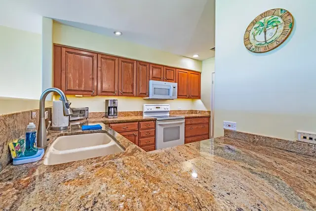 Listing Image for 2560 Kekaa Dr D202 16 of 43