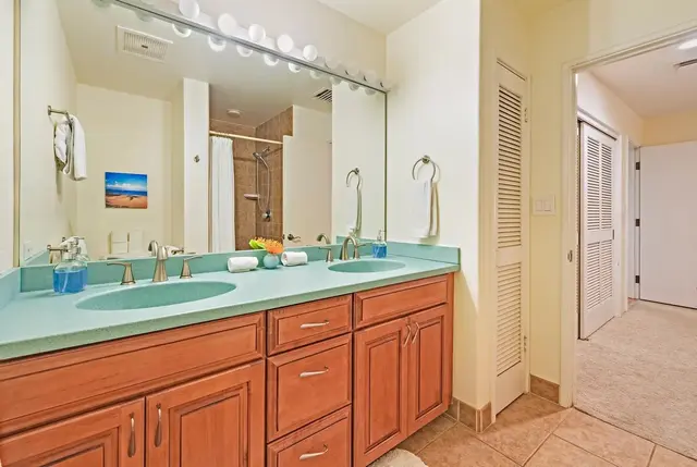 Listing Image for 2560 Kekaa Dr D202 19 of 43