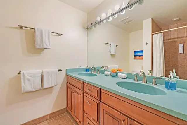 Listing Image for 2560 Kekaa Dr D202 28 of 43
