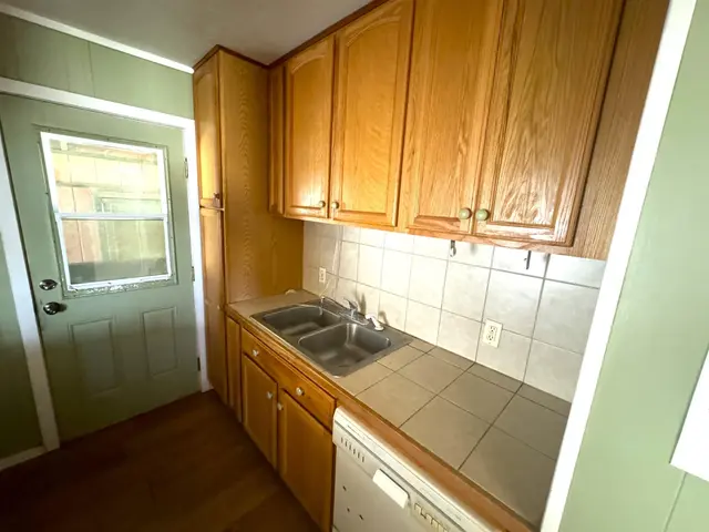 Listing Image for 44 Moai Loop 10 of 10