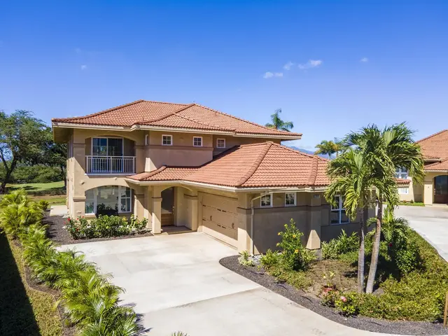 Listing Image for 2153 Umeke Cir 74 1 of 30