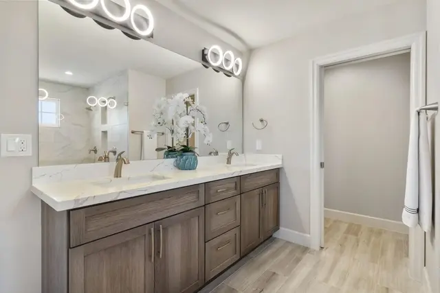 Listing Image for 2153 Umeke Cir 74 15 of 30
