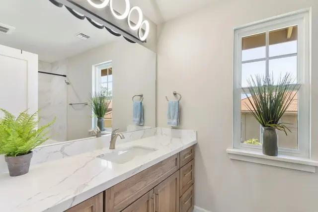 Listing Image for 2153 Umeke Cir 74 25 of 30