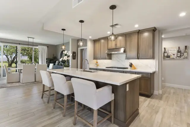 Listing Image for 2153 Umeke Cir 74 7 of 30