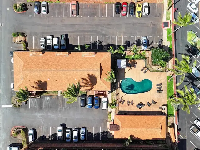 Listing Image for 3740 Lower Honoapiilani Rd F102 31 of 36